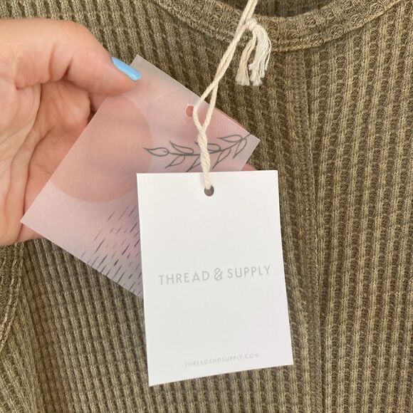 Elegant Olive Green Sleeveless Dress - Picture 7 of 11